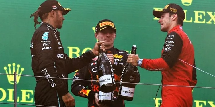 Lewis Hamilton, Max Verstappen e Charles Leclerc