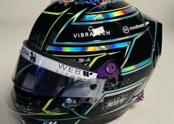 Zhou Guanyu - casco 2024