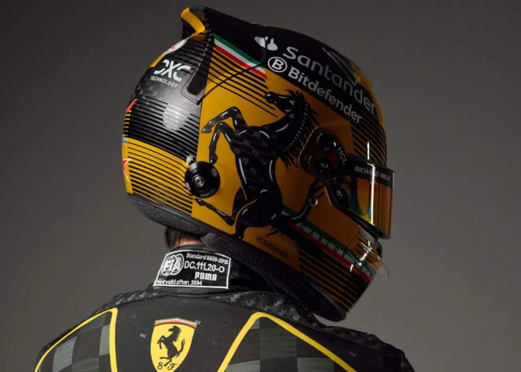 Casco Sainz