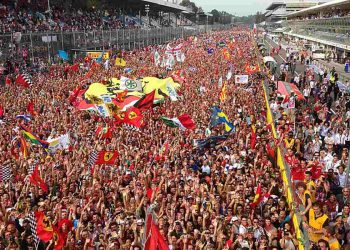Reso pubblico l’abbigliamento ufficiale della Ferrari per il Gp d’Italia 2024