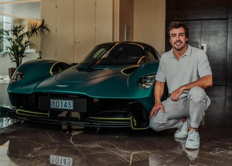 Aston Martin Valkyrie Fernando Alonso