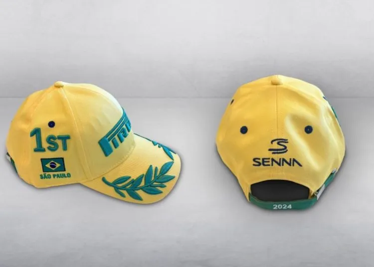 I cappellini per il Podio Pirelli in ricordo di Ayrton Senna