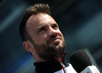 FIA WEC: Nicolas Lapierre appende il casco al chiodo prima della fine del campionato 2024