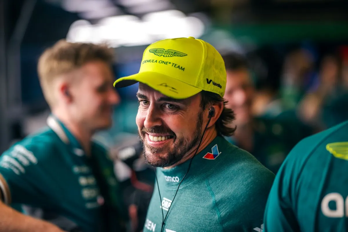 fernando alonso sorridente