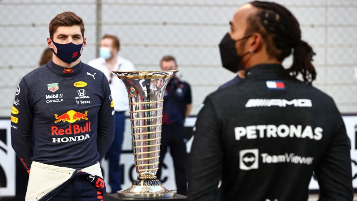 Lewis Hamilton e Max Verstappen