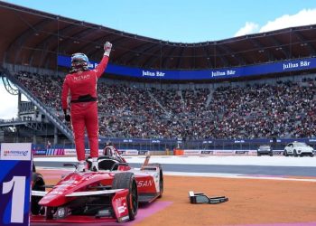 E-Prix Messico 2025: Rowland trionfa battendo Porsche