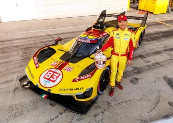 La Ferrari 499P numero 83, guidata da Yifei Ye, Robert Kubica e Phil Hanson non delude le aspettative e conquista il secondo posto