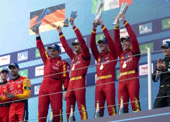 Antonio Giovinazzi e compagni trionfano davanti al pubblico di casa