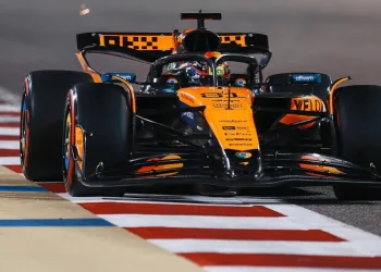 Gp Bahrain 2025, McLaren: Piastri sì, Norris ni: McLaren a metà nel deserto del Bahrain