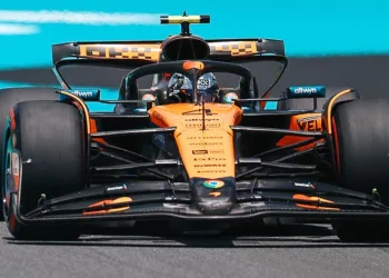 Lando Norris vince la Sprint Race del GP di Miami 2025. Ferrari mette a segno una strategia perfetta