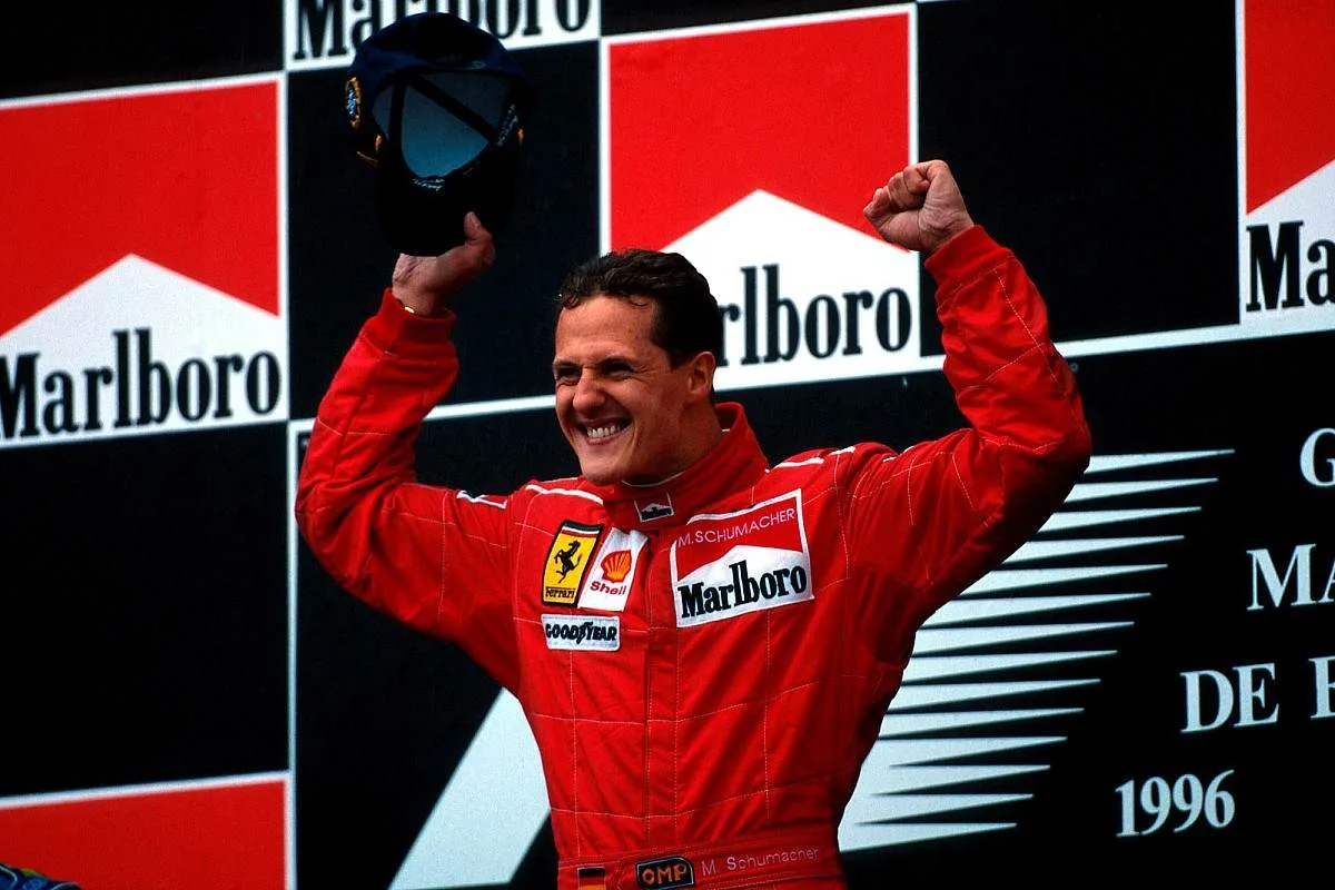 Michael Schumacher sul podio dei GP di Spagna 1996