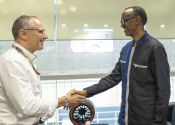 Incontro tra Stefano Domenicali CEO di F1 e Paul Kagame, Presidente del Ruanda