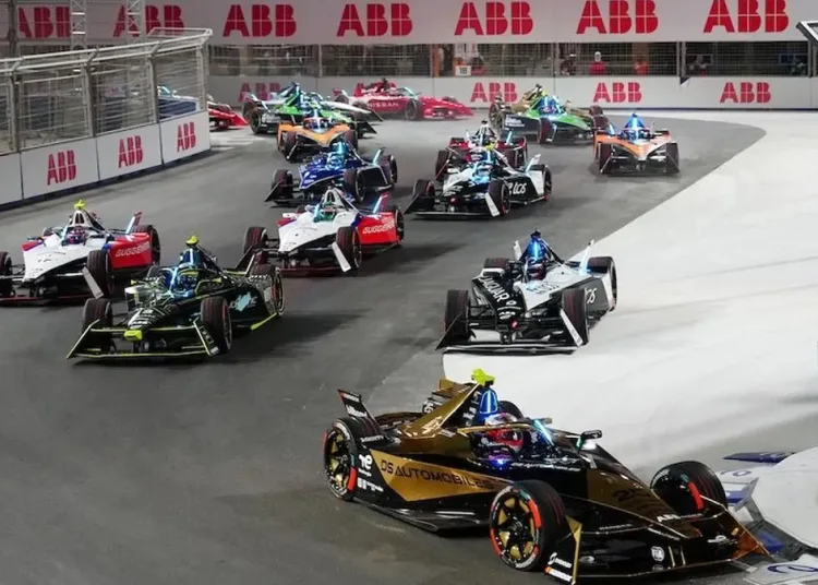 Momenti di gara di un E-Prix del Campionato Mondiale di Formula