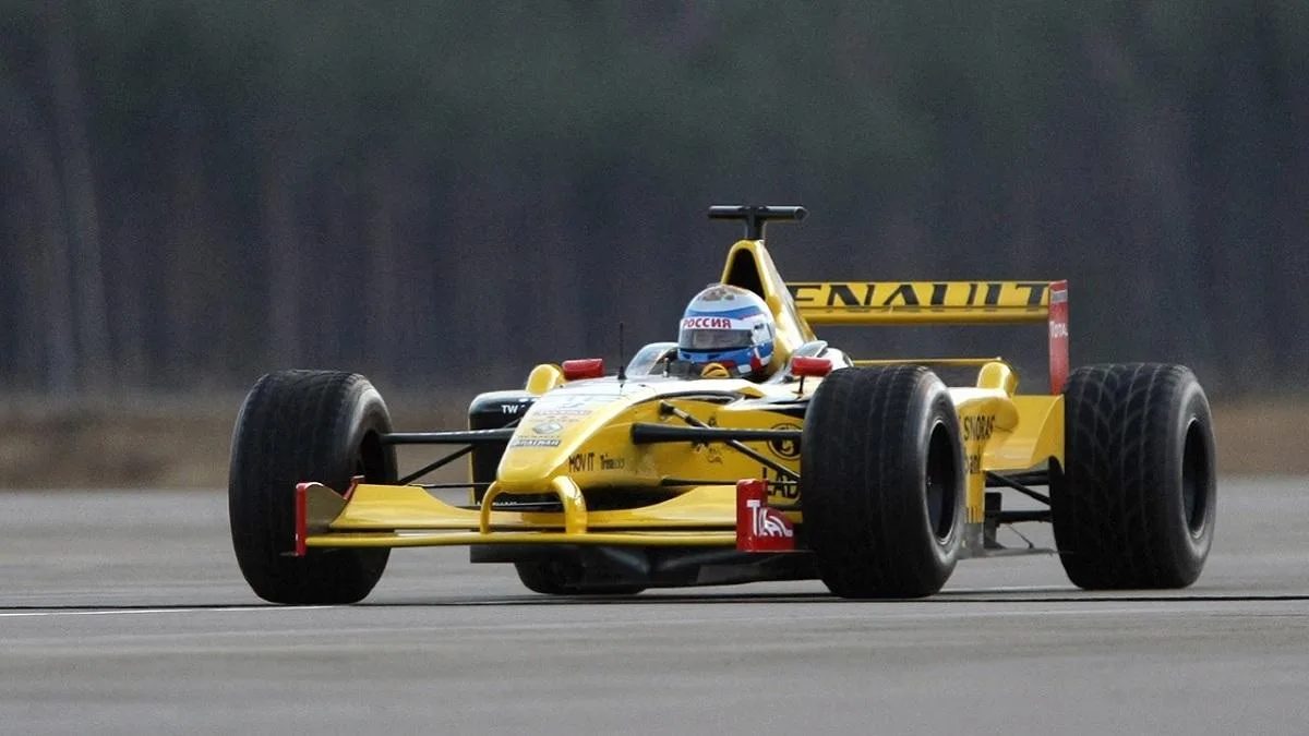 Putin alla guida della Renault R26 del 2006