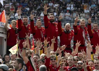 Team Ferrari in festa durante un round del FIA WEC 2025