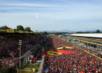 La folla oceanica al GP di Monza