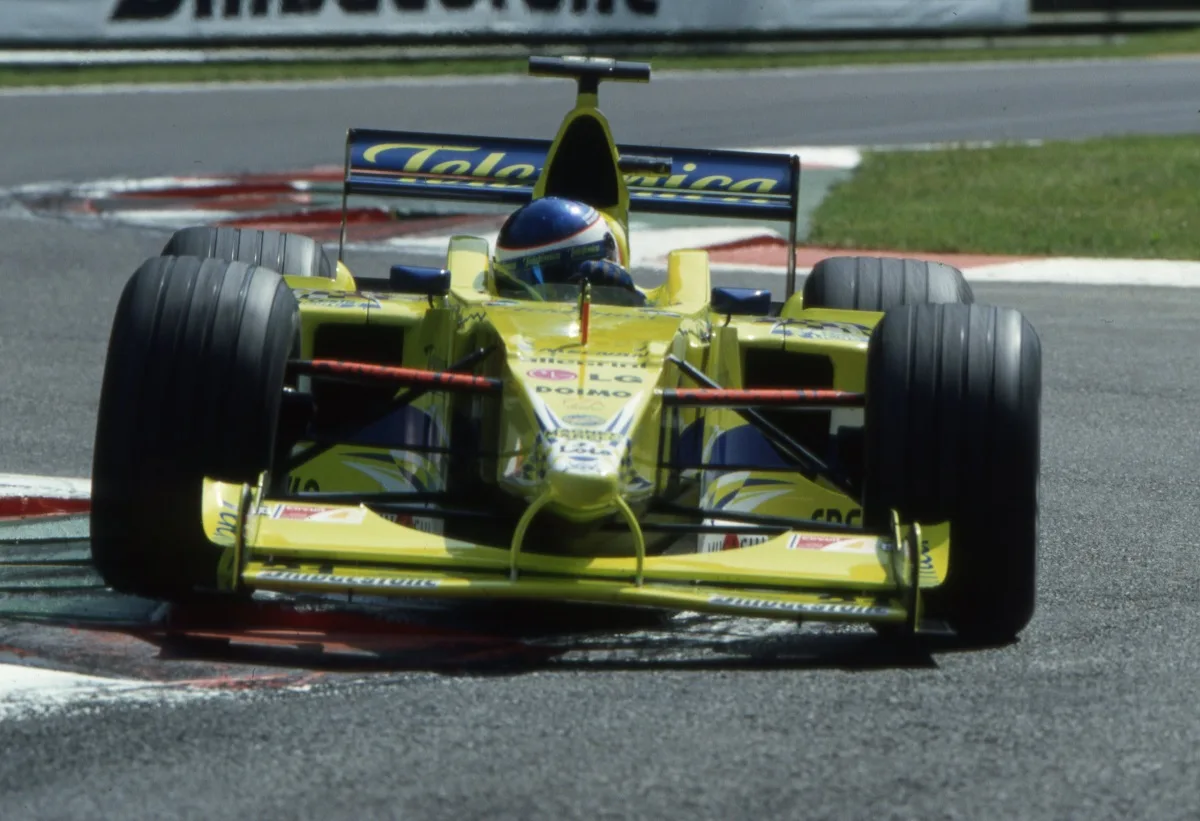 Gaston Mazzacane a bordo della Minardi M02, al Gran Premio del Belgio del 2000, 250° Gran Premio in F1 per il team italiano.