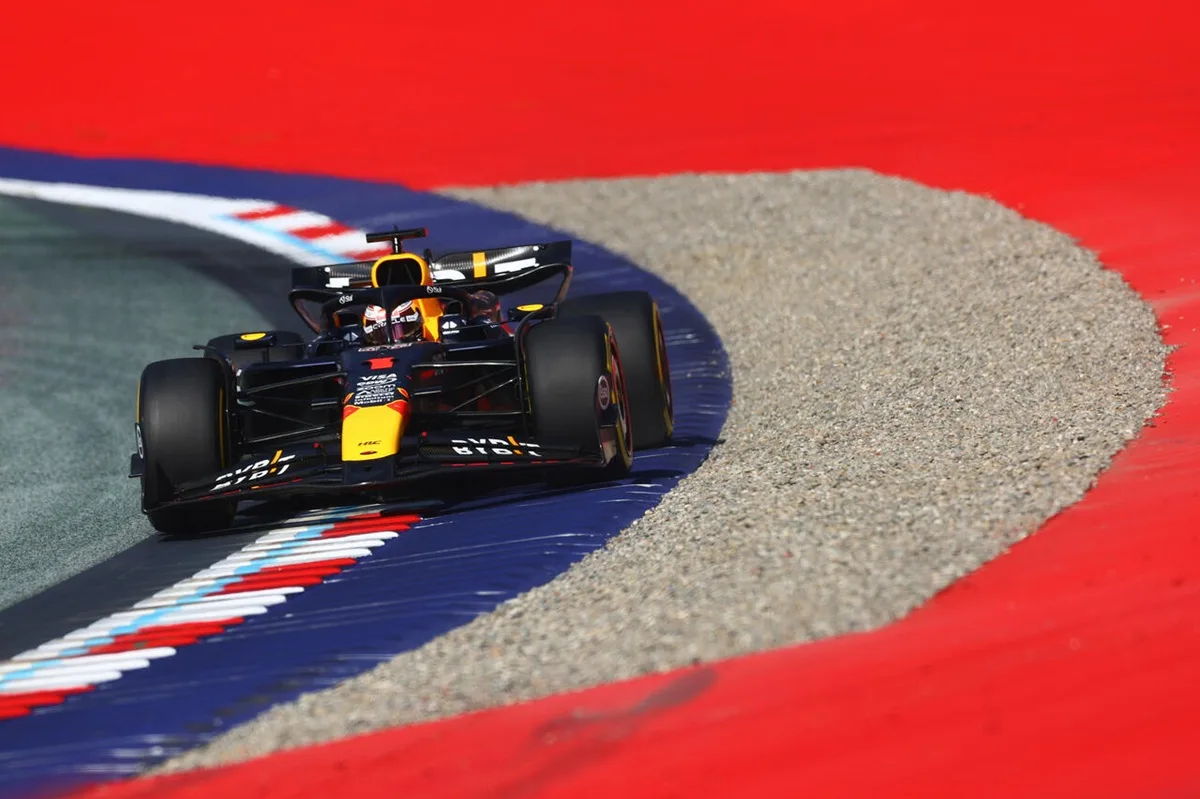 La soluzione ibrida fra asfalto e ghiaia al Red Bull Ring