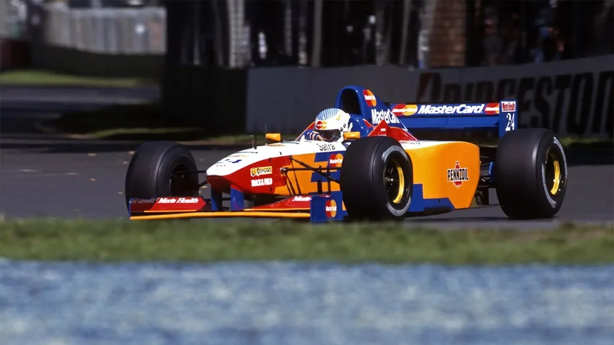 Vincenzo Sospiri alla guida della Mastercard Lola, al Gran Premio d'Australia del 1997, a Melbourne