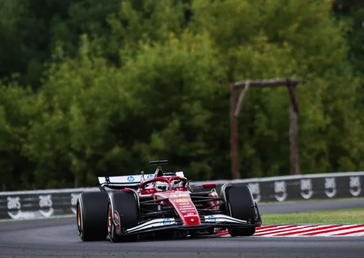Charles Leclerc guida a SF-25