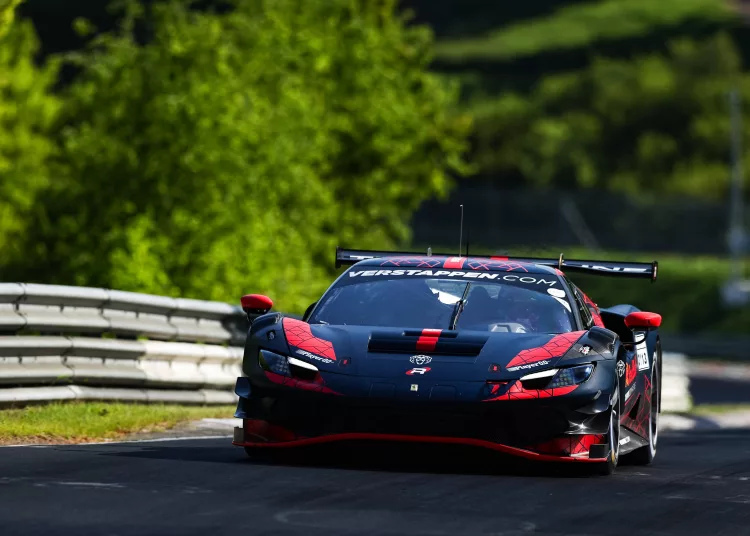 La 296 GT3 di Verstappen durante i test al Nurburgring-Nordschleife