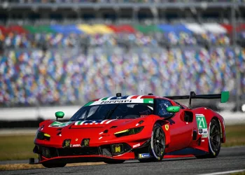 Test a Daytona: Ferrari porta al debutto la 296 GT3 Evo