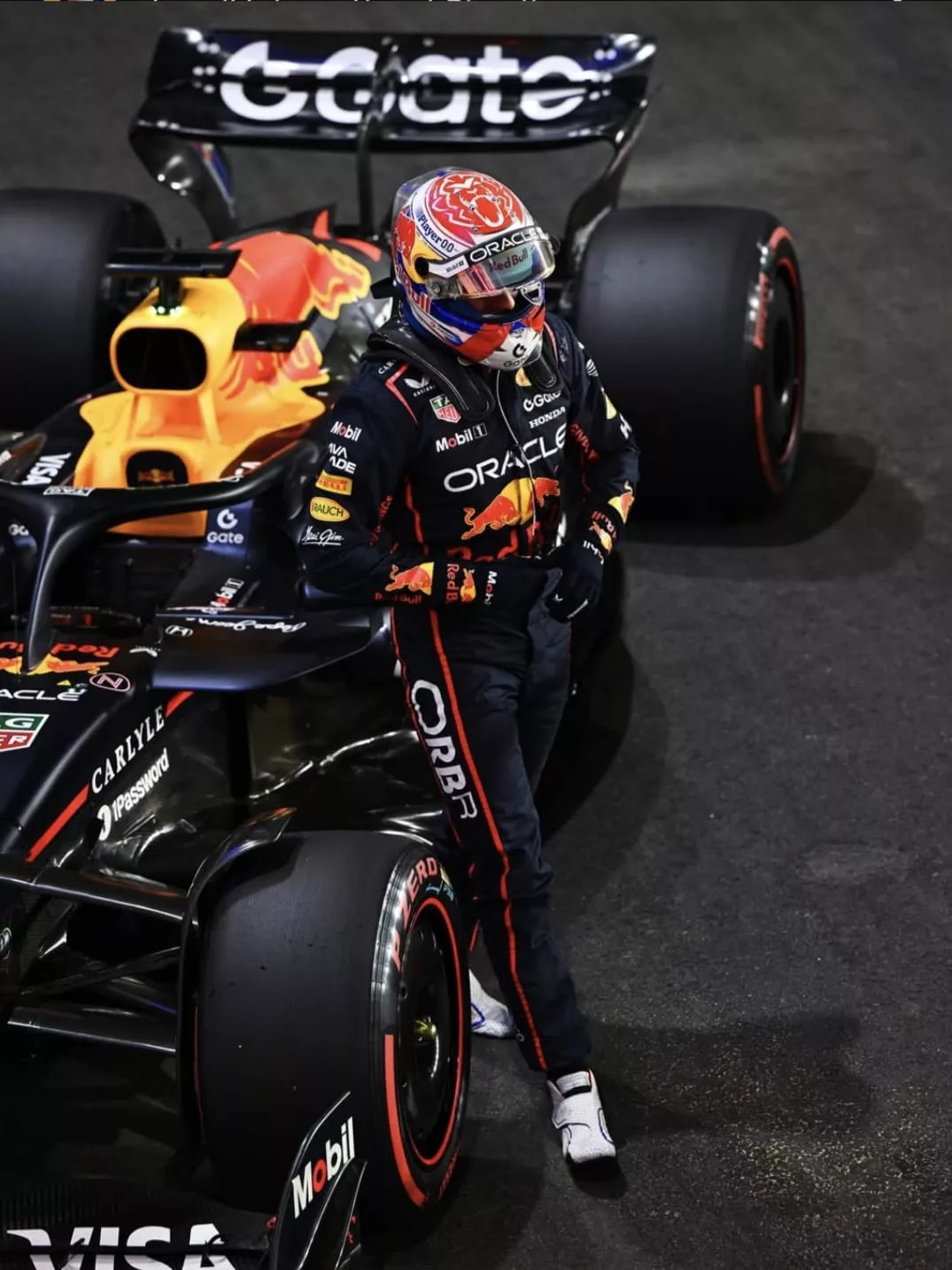 Max Verstappen e la sua RB21 in Qatar