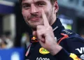 I festeggiamenti di Verstappen dopo la pole position a Yas Maina