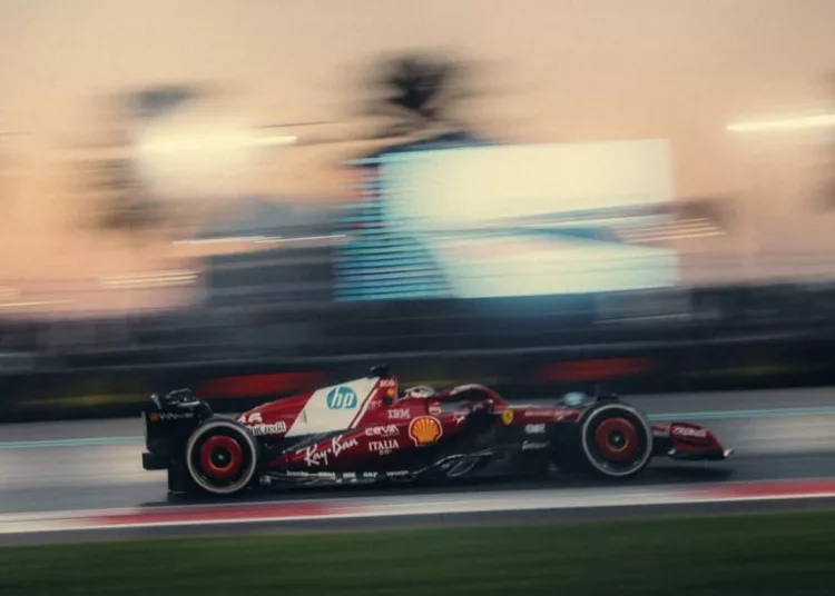 Charles Leclerc con la sua SF25 ad Abu Dhabi