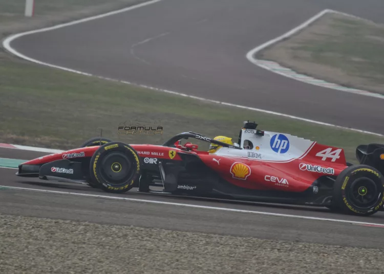 Lewis Hamilton alle prese con la neo-nata di Maranello - Alessio Garofoli per Formulacritica